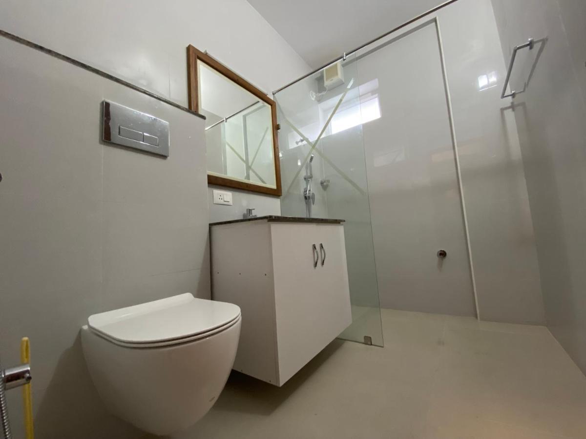 Daffodils Luxury Airport Suites Kochi Exterior foto