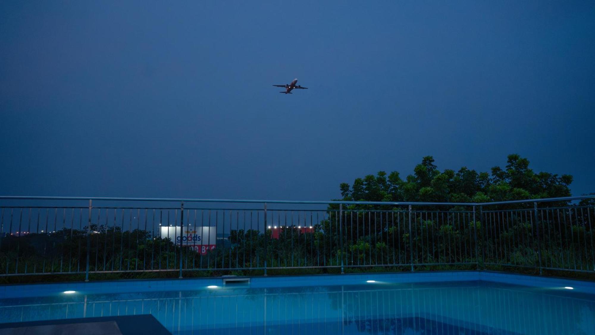 Daffodils Luxury Airport Suites Kochi Exterior foto